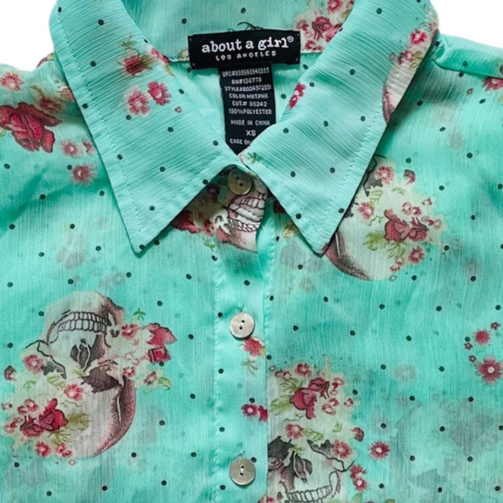ABOUT A GIRL Women's Shirt XS Green Sheer Skulls Flowers Rock Metal Goth X Small